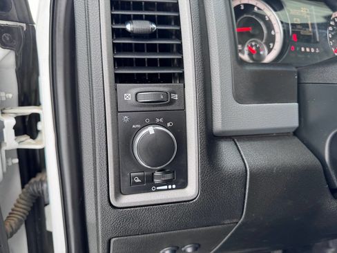 Used 2018 RAM 2500 Tradesman w/ Chrome Appearance Group image 14