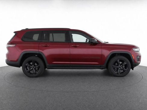 Used 2023 Jeep Grand Cherokee L Laredo AWD/4WD image 8