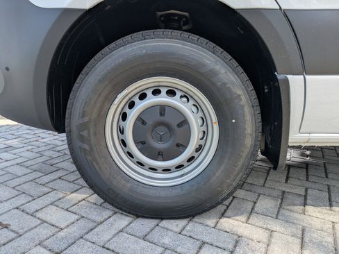 New 2025 Mercedes-Benz Sprinter 2500 image 3