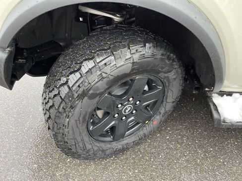 New 2025 Ford Bronco Outer Banks w/ Black Appearance Package image 10