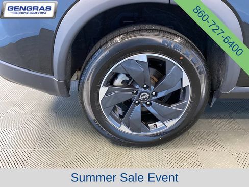 Used 2025 Nissan Rogue SV AWD/4WD image 36