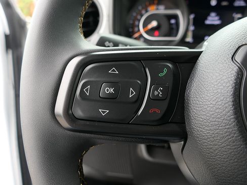 Used 2024 Jeep Wrangler Unlimited Sport AWD/4WD image 16