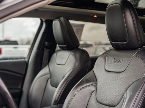 Used 2019 Jeep Cherokee Limited AWD/4WD image 20