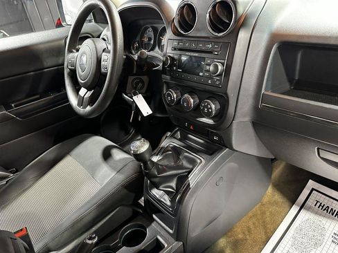 Used 2016 Jeep Patriot Sport w/ Power Value Group AWD/4WD image 40