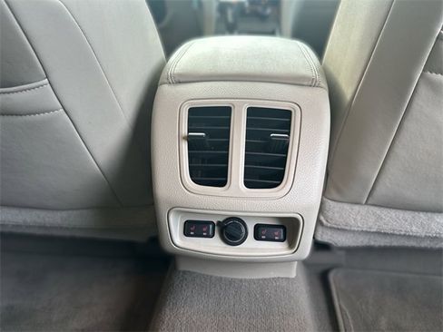 Used 2011 Ford Taurus Limited w/ 301A Rapid Spec Order Code image 24