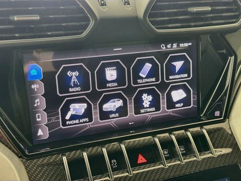 Used 2020 Lamborghini Urus AWD/4WD image 16