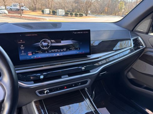 Used 2024 BMW X5 xDrive40i w/ M Sport Package image 30