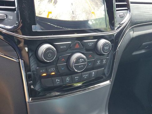 Used 2020 Jeep Grand Cherokee Limited X AWD/4WD image 32