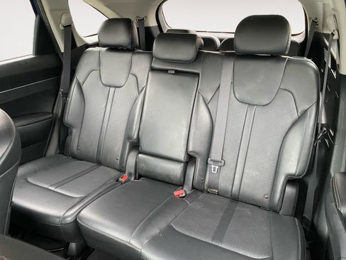 Used 2022 Kia Sorento S w/ Panoramic Sunroof Package image 19