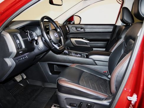 Used 2022 Nissan Pathfinder Platinum w/ Cargo Package image 34