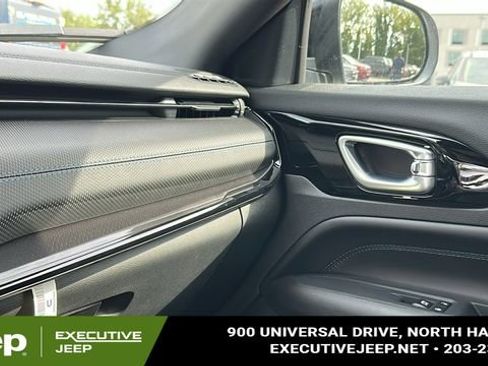 New 2025 Jeep Compass Limited w/ Sun & Sound Group image 18