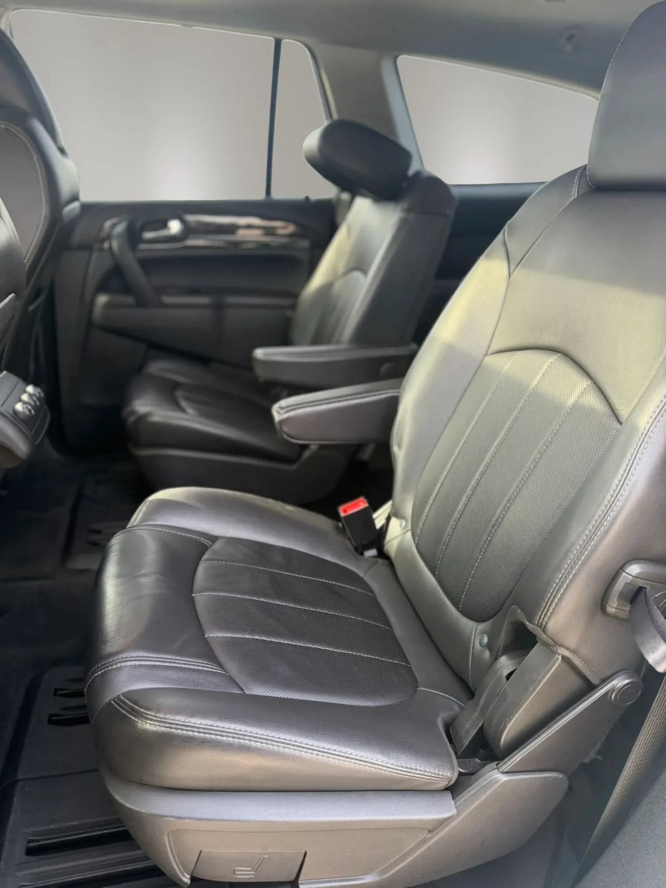Used 2016 Buick Enclave Leather AWD/4WD image 18