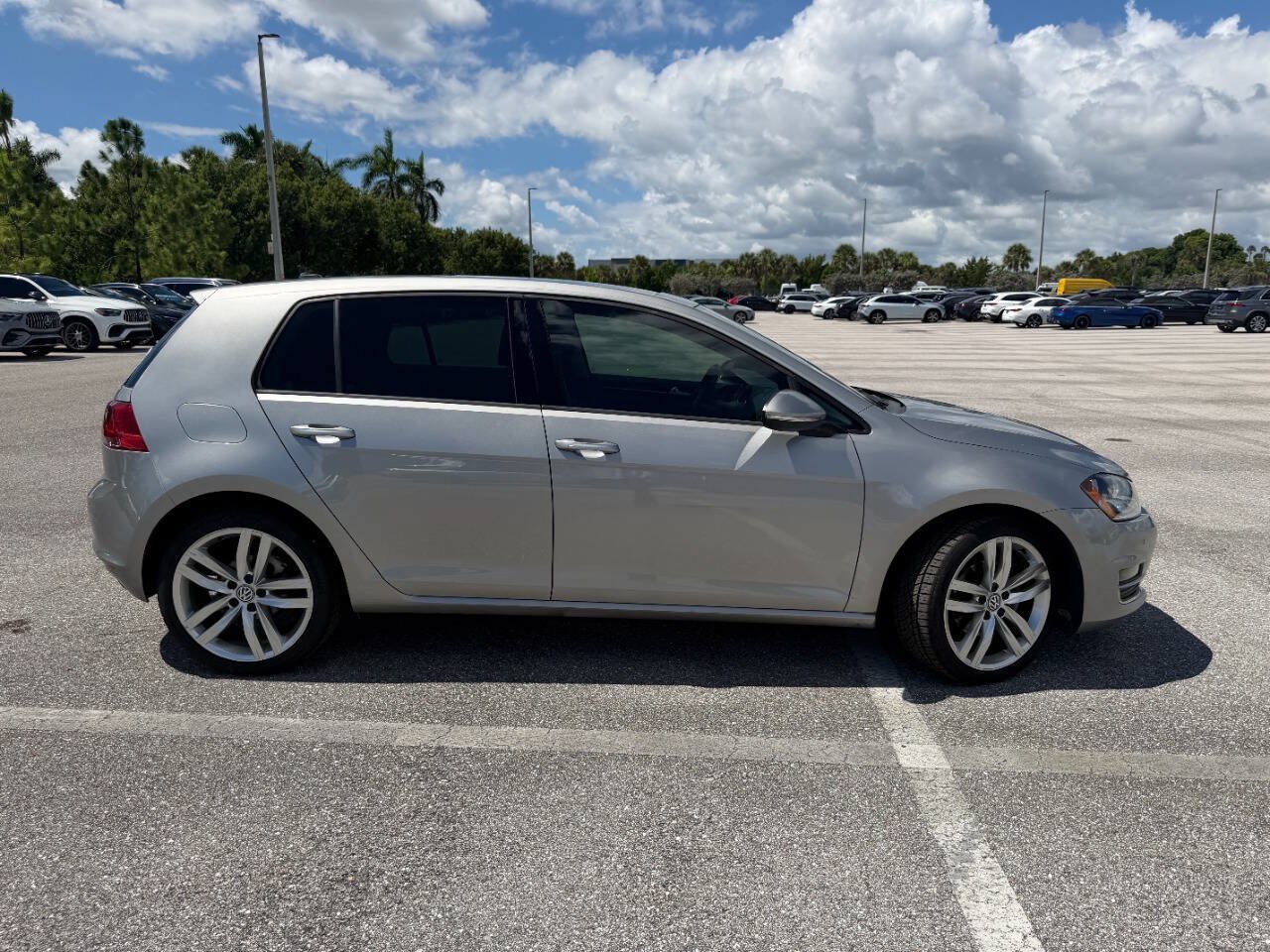 Used 2015 Volkswagen Golf TDI S FWD image 2