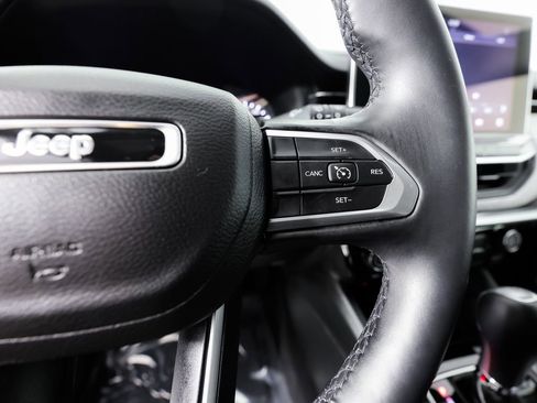 Used 2022 Jeep Compass Latitude image 27