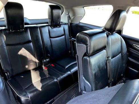 Used 2019 INFINITI QX60 Luxe w/ Essential Package image 28