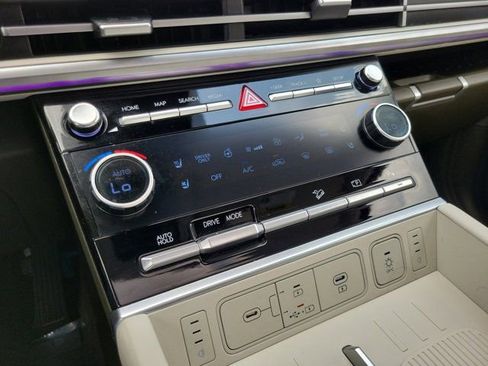Certified 2025 Hyundai Santa Fe Calligraphy FWD image 29