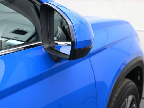 Certified 2025 Volkswagen Taos SE w/ Panoramic Sunroof Package image 16