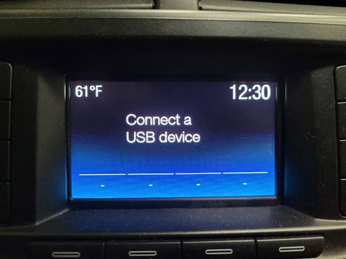 Used 2017 Ford Explorer XLT AWD/4WD image 25