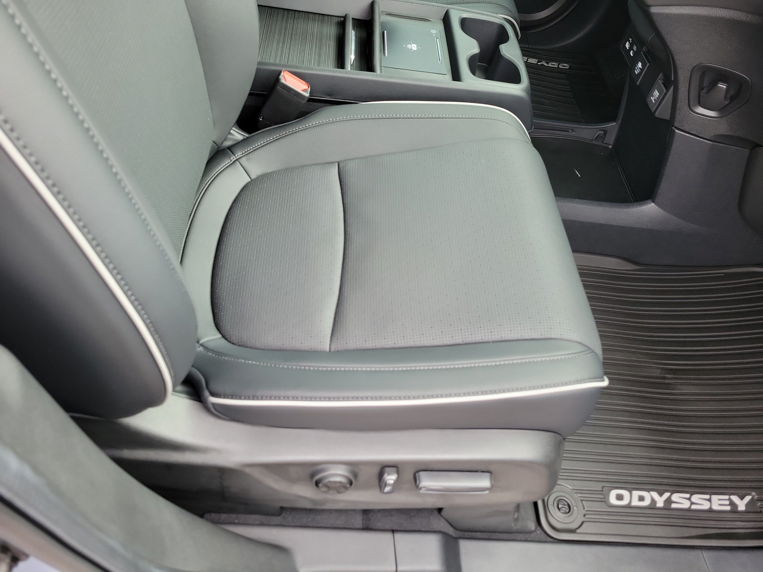 New 2027 Honda Odyssey Elite image 19