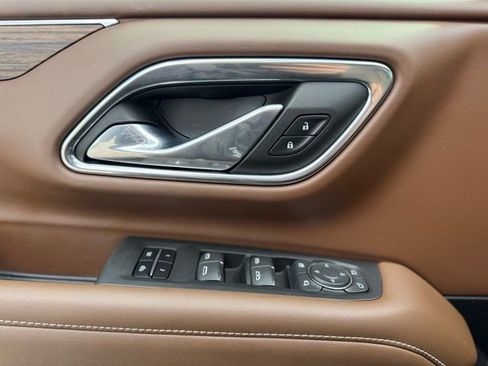 Used 2023 Chevrolet Suburban High Country w/ LPO, Illumination Package image 10