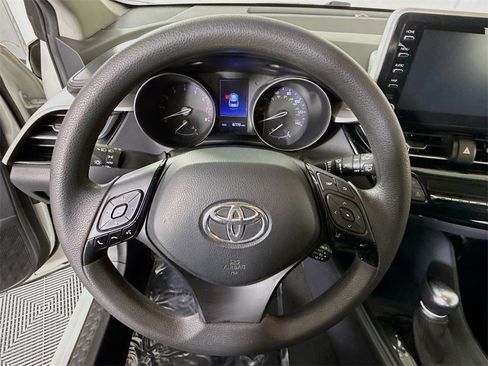 Used 2020 Toyota C-HR LE image 18