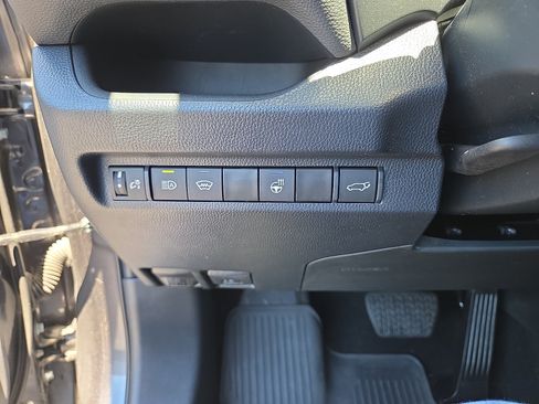 Used 2023 Toyota RAV4 XLE Premium AWD/4WD image 31