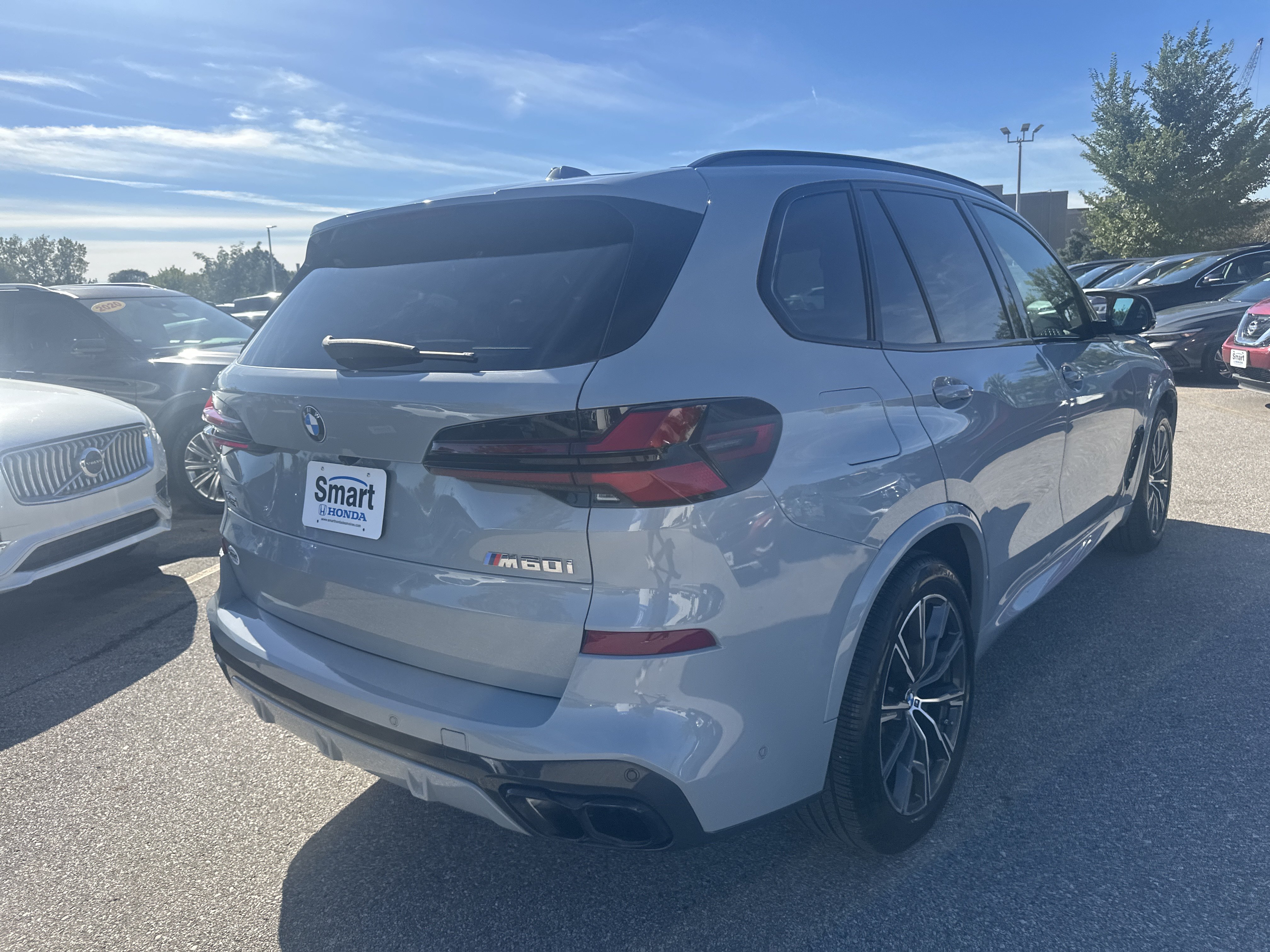 Used 2024 BMW X5 M60i w/ Parking Assistance Package AWD/4WD image 4