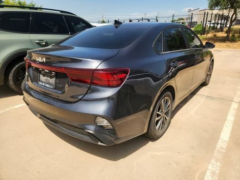 Used 2022 Kia Forte LXS FWD image 4