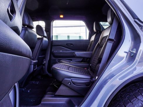 Used 2023 Nissan Pathfinder Rock Creek image 17