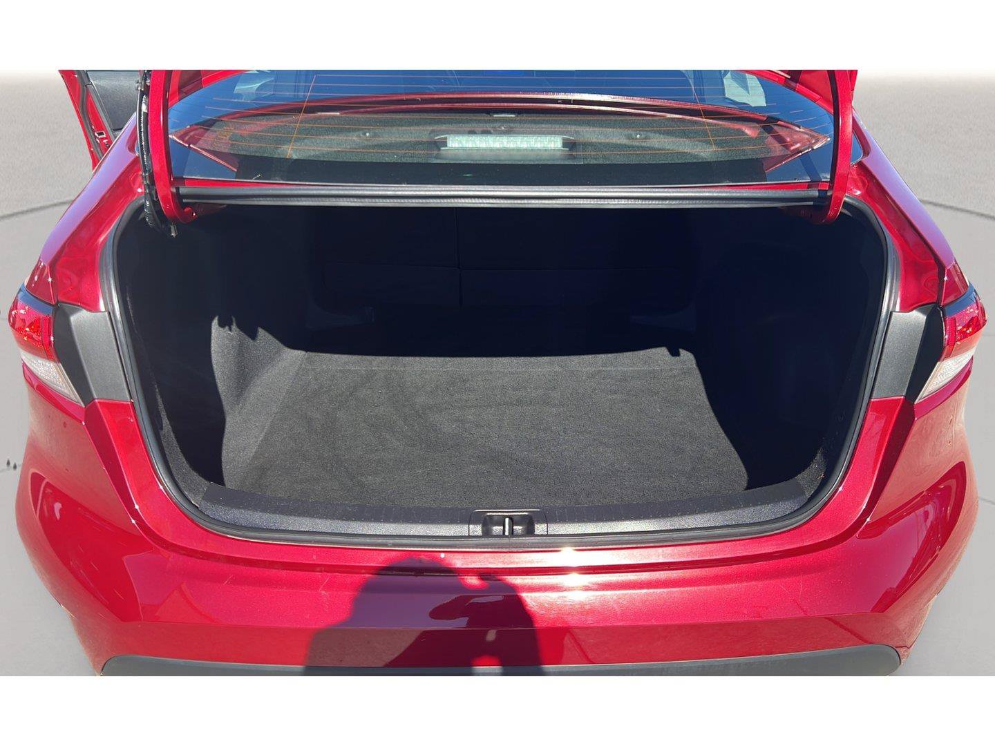Used 2025 Toyota Corolla LE FWD image 17