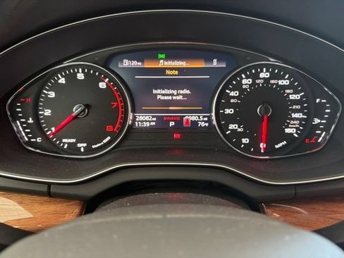 Used 2023 Audi Q5 2.0T Premium w/ Convenience Package AWD/4WD image 9