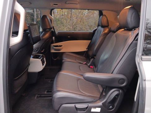 Used 2022 Kia Carnival SX image 13