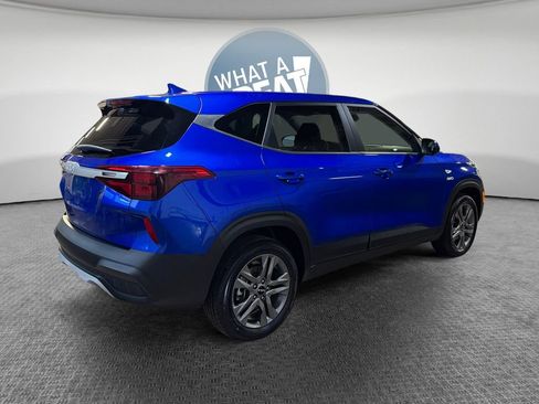 Used 2023 Kia Seltos LX image 3