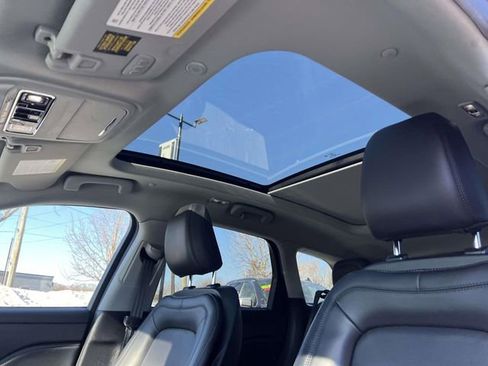 Certified 2022 Lincoln Corsair AWD w/ Premium Package image 12