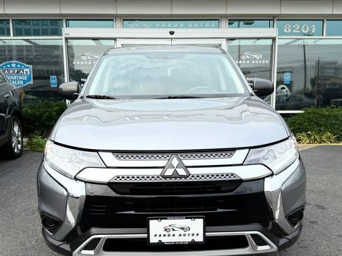 Used 2020 Mitsubishi Outlander ES FWD image 2