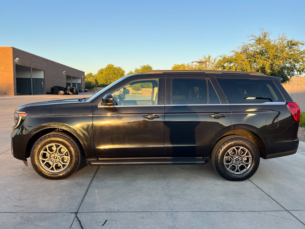 Used 2025 Ford Expedition Active AWD/4WD image 6