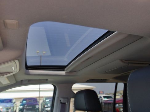 Used 2016 Chevrolet Suburban LTZ AWD/4WD image 17