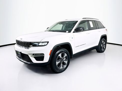 Used 2022 Jeep Grand Cherokee Limited 4xe w/ Luxury Tech Group II AWD/4WD image 3
