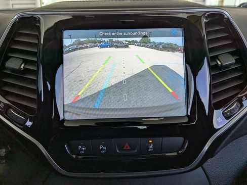 Used 2021 Jeep Cherokee Limited AWD/4WD image 21