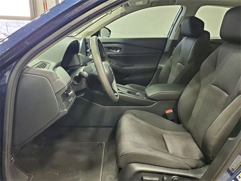 Used 2025 Honda Accord SE image 11