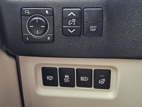 Used 2023 Lexus GX 460 Premium w/ Accessory Package image 24