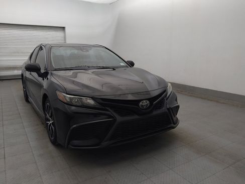 Used 2021 Toyota Camry SE FWD image 13