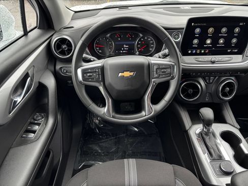 Used 2025 Chevrolet Blazer LT FWD image 36