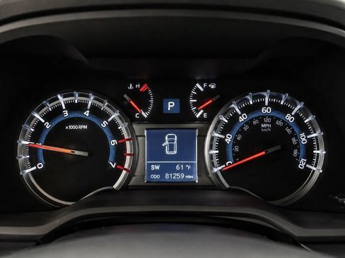 Used 2017 Toyota 4Runner SR5 AWD/4WD image 9