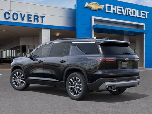 New 2026 Chevrolet Traverse LT w/ Sun and Wheel Package FWD image 3
