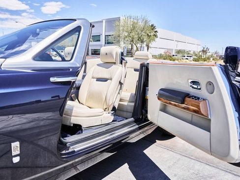 Used 2009 Rolls-Royce Phantom Drophead Coupe RWD image 31