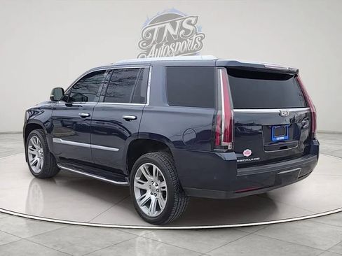 Used 2020 Cadillac Escalade Luxury AWD/4WD image 3