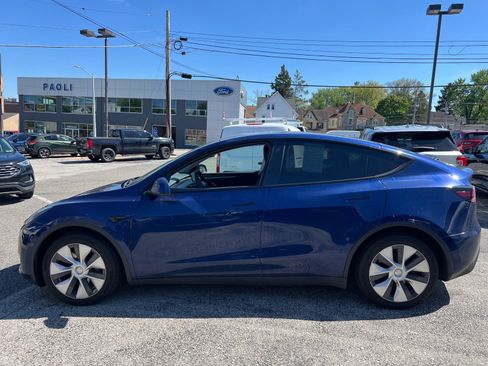 Used 2023 Tesla Model Y Long Range AWD/4WD image 7