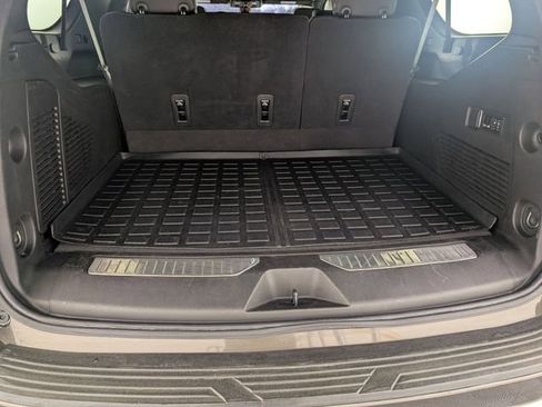 Used 2021 GMC Yukon XL Denali w/ Advanced Technology Package image 32