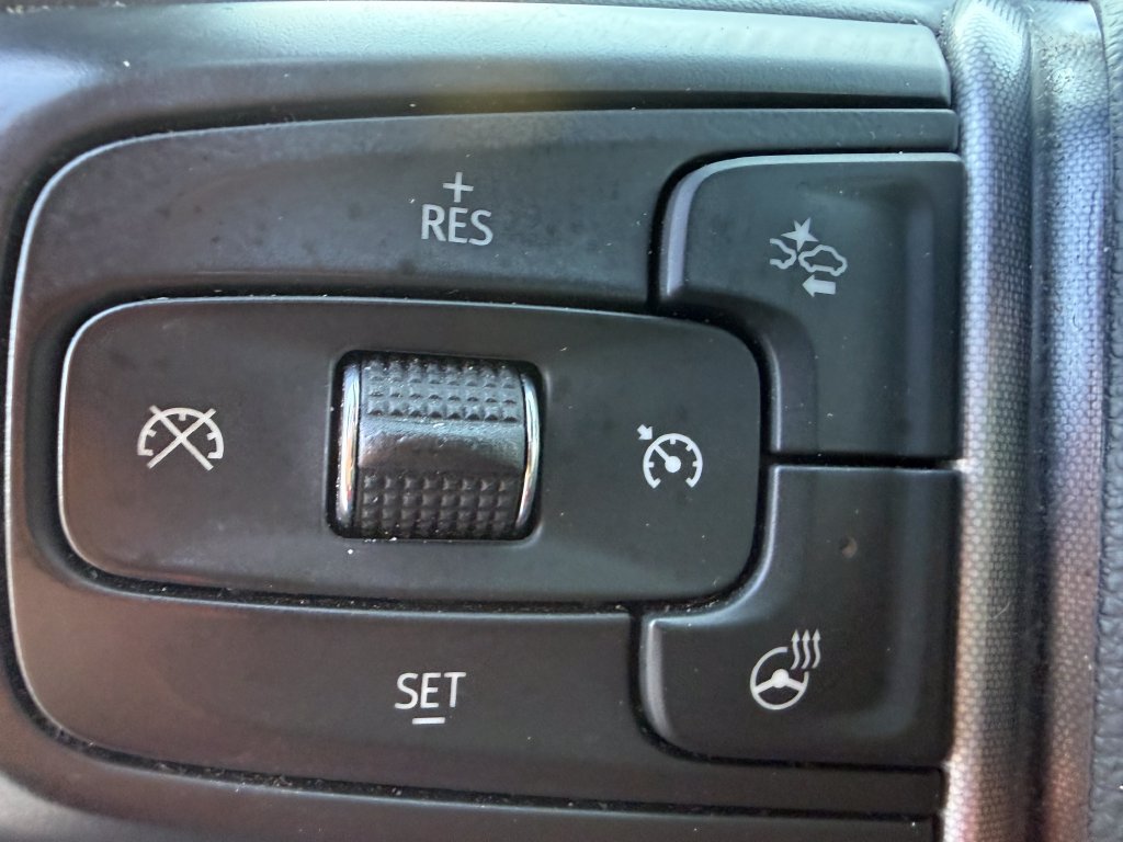 Used 2025 GMC Sierra 1500 SLT AWD/4WD image 18